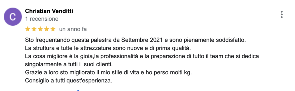 Schermata con recensioni positive dei membri di Health Training Coach, evidenziando l'efficacia del personal training e l'alta soddisfazione dei clienti